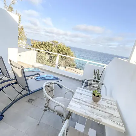 Apartamento Casa Burgao With Large Seaview Terrace Punta Mujeres