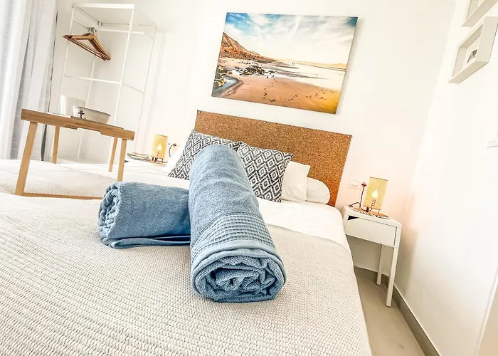 Apartment Casa Burgao With Large Seaview Terrace