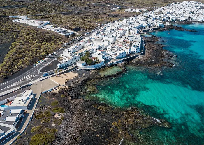 Apartment Casa Burgao With Large Seaview Terrace